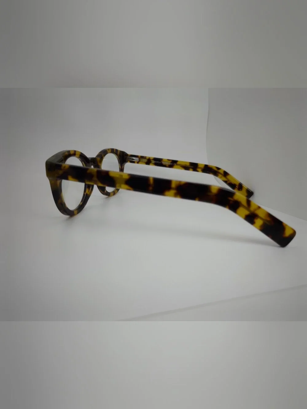 Morla. Round Tortoiseshell Eyeglass Frames. Nice Animal Print.
